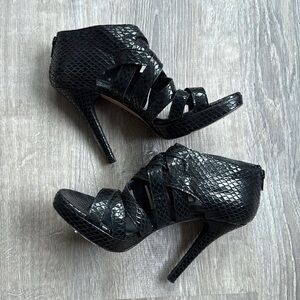 STUART WEITZMAN Black Leather Snake Print Strappy Heeled Sandals